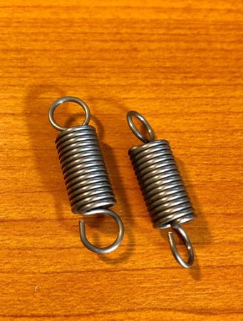 Picture of Metal Dual Hook Tension Spring, Replacement Springs for the Detachable twin plate holder platform